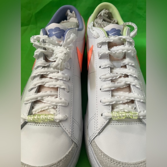 Nike Women’s Blazer Low Platform Size 10 - Picture 5 of 7